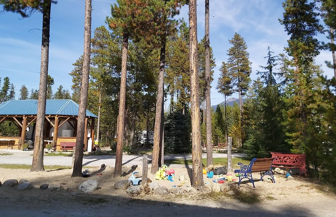 Blue River Campgrounds & Cabin-Public Washroom-1